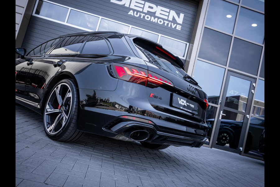 Audi RS4 Avant 2.9 TFSI quattro competition plus - Dynamic + l Ceramic l RDC l Pano l HUD