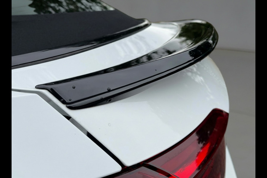 Volkswagen T-Roc Cabrio 1.5 TSI R-LINE, exclusief lederen sportinterieur, achteruitrijcamera, stoelverwarming, afneembare trekhaak