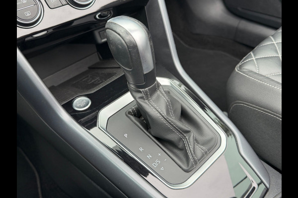 Volkswagen T-Roc Cabrio 1.5 TSI R-LINE, exclusief lederen sportinterieur, achteruitrijcamera, stoelverwarming, afneembare trekhaak