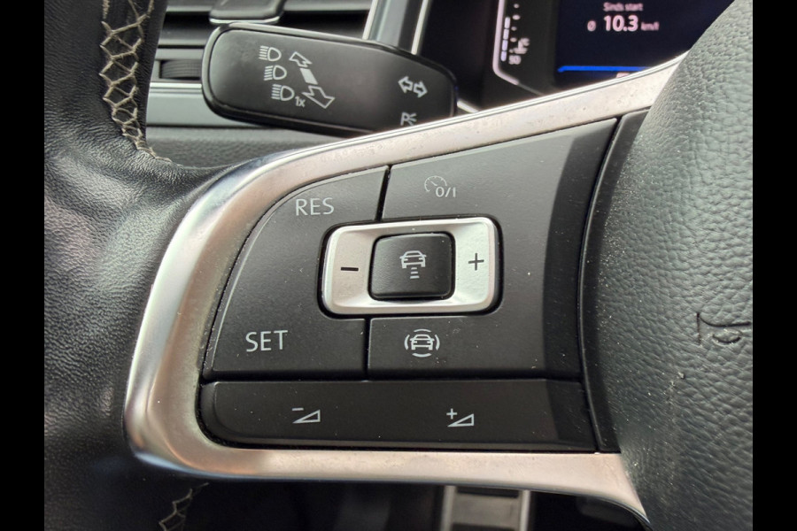 Volkswagen T-Roc Cabrio 1.5 TSI R-LINE, exclusief lederen sportinterieur, achteruitrijcamera, stoelverwarming, afneembare trekhaak