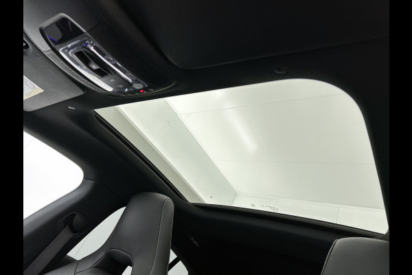 Mercedes-Benz CLA-Klasse Shooting Brake 250 e Star Edition AMG Line Plus Panoramadak | Burmester | Memory pakket | Keyless go Comfortpakket | Head up dispay Inclusief 24 maanden MB Certified garantie voor Europa.