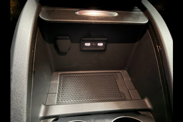 Mercedes-Benz EQV 300 L3 Facelift - 7pers - AMG - Elec. deuren - Airco achter - 360 - Airmatic - Burmeist. - Incl Garantie