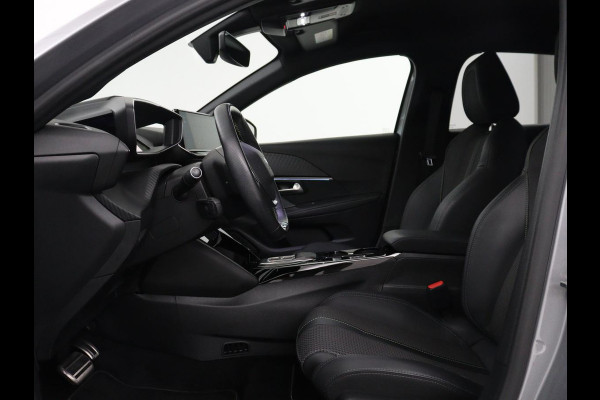 Peugeot e-208 EV GT 350 50 kWh | SOH 92,2% | Half leder | Stoelverwarming | Navigatie | Climate control | Carplay | Camera | Park assist