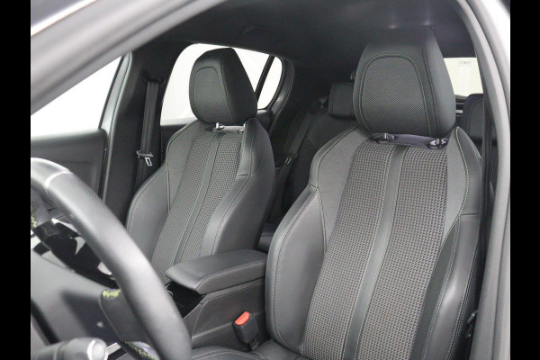 Peugeot e-208 EV GT 350 50 kWh | SOH 92,2% | Half leder | Stoelverwarming | Navigatie | Climate control | Carplay | Camera | Park assist