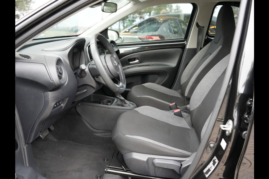 Toyota Aygo X 1.0 VVT-i S-CVT Play | Adaptieve Cruise | Achteruitrijcamera | Apple Carplay/Android Auto |