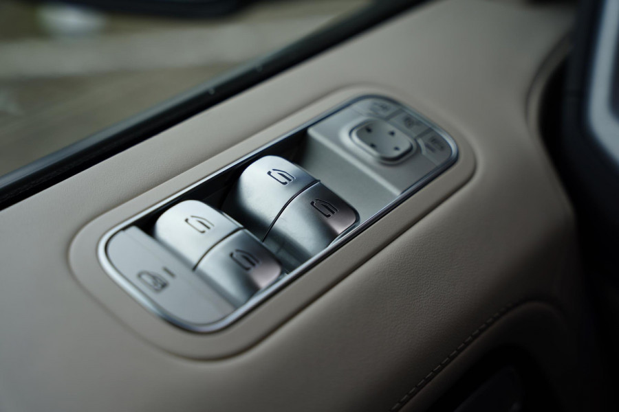 Mercedes-Benz G-Klasse 580 Robijnrood / Leder Beige / Grille Verlicht