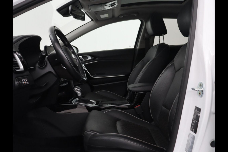 Kia XCeed 1.6 GDi PHEV ExecutiveLine | Panoramadak | Half leder | Stuur/stoel verwarming | Adaptive cruise | Stoelverkoeling | Climate control | Carplay | Camera | Park assist | Virtueel dashboard | PHEV