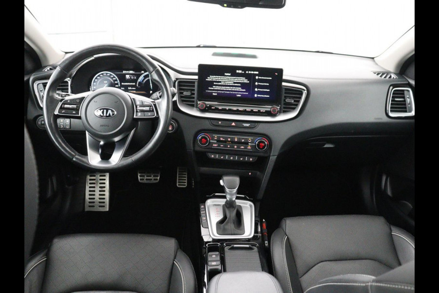 Kia XCeed 1.6 GDi PHEV ExecutiveLine | Panoramadak | Half leder | Stuur/stoel verwarming | Adaptive cruise | Stoelverkoeling | Climate control | Carplay | Camera | Park assist | Virtueel dashboard | PHEV
