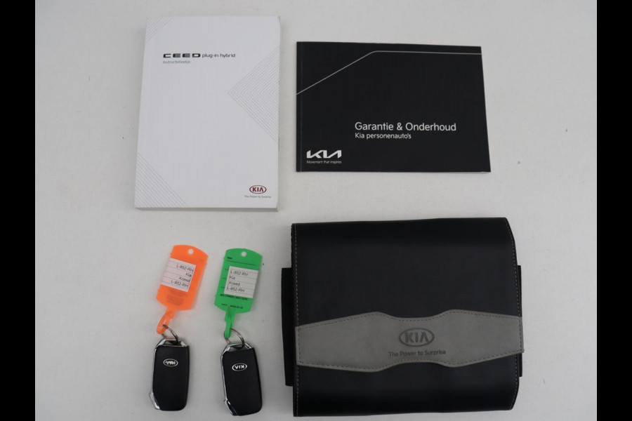 Kia XCeed 1.6 GDi PHEV ExecutiveLine | Panoramadak | Half leder | Stuur/stoel verwarming | Adaptive cruise | Stoelverkoeling | Climate control | Carplay | Camera | Park assist | Virtueel dashboard | PHEV
