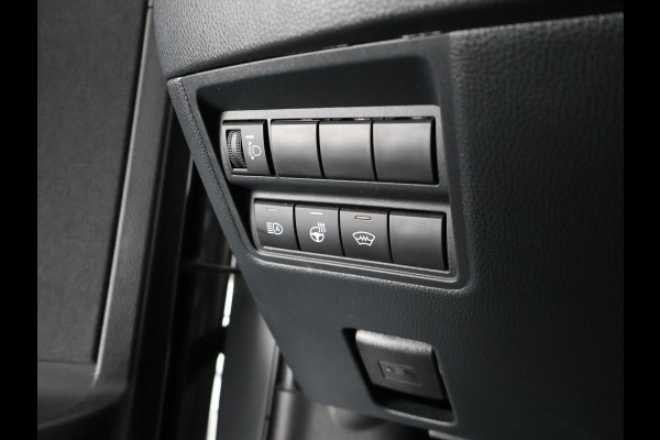 Toyota Yaris Cross 1.5 HYBRID DYNAMIC LUXURY GARANTIE 2035 ! PARKEERSENSOREN VOOR & ACHTER . STOEL/STUUR VERWARMING . NAVIGATIE .