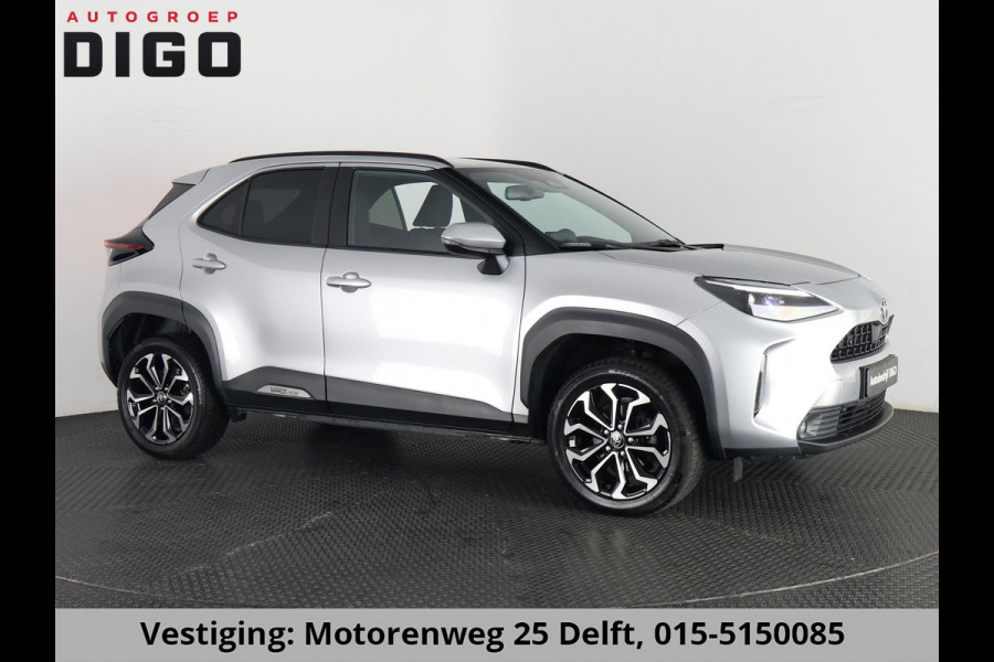 Toyota Yaris Cross 1.5 HYBRID DYNAMIC LUXURY GARANTIE 2035 ! PARKEERSENSOREN VOOR & ACHTER . STOEL/STUUR VERWARMING . NAVIGATIE .