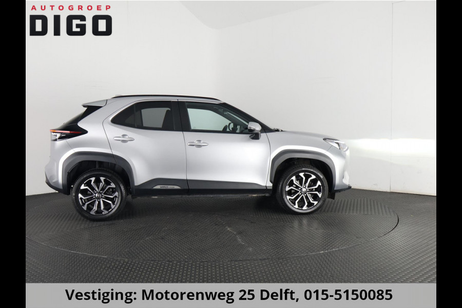 Toyota Yaris Cross 1.5 HYBRID DYNAMIC LUXURY GARANTIE 2035 ! PARKEERSENSOREN VOOR & ACHTER . STOEL/STUUR VERWARMING . NAVIGATIE .