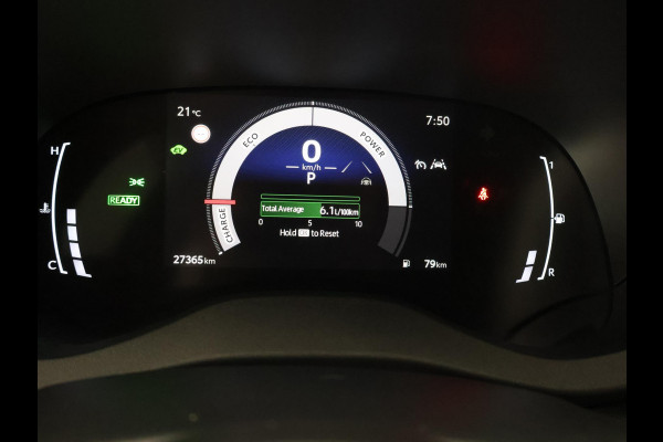 Toyota Yaris Cross 1.5 HYBRID DYNAMIC LUXURY GARANTIE 2035 ! PARKEERSENSOREN VOOR & ACHTER . STOEL/STUUR VERWARMING . NAVIGATIE .