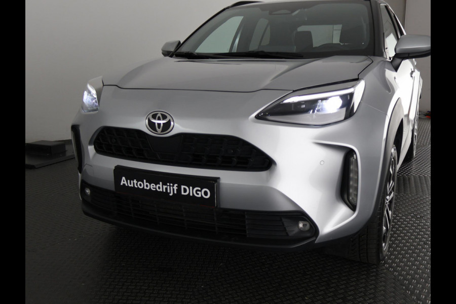 Toyota Yaris Cross 1.5 HYBRID DYNAMIC LUXURY GARANTIE 2035 ! PARKEERSENSOREN VOOR & ACHTER . STOEL/STUUR VERWARMING . NAVIGATIE .
