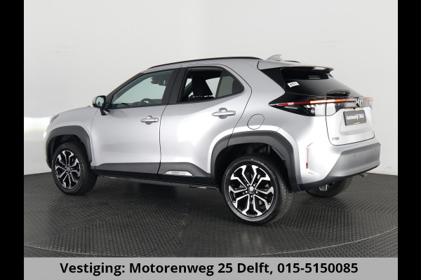 Toyota Yaris Cross 1.5 HYBRID DYNAMIC LUXURY GARANTIE 2035 ! PARKEERSENSOREN VOOR & ACHTER . STOEL/STUUR VERWARMING . NAVIGATIE .