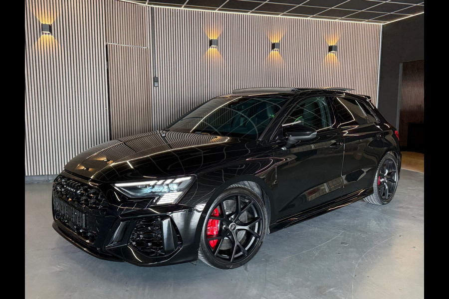 Audi 2.5 TFSI RS3 quattro 2.5 TFSI RS3 quattro HULK|KERAMISCH|PPF|PANO|Hud|B&O