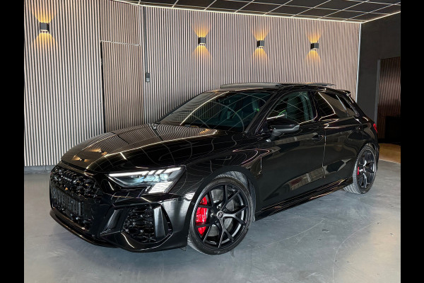Audi 2.5 TFSI RS3 quattro 2.5 TFSI RS3 quattro HULK|KERAMISCH|PPF|PANO|Hud|B&O