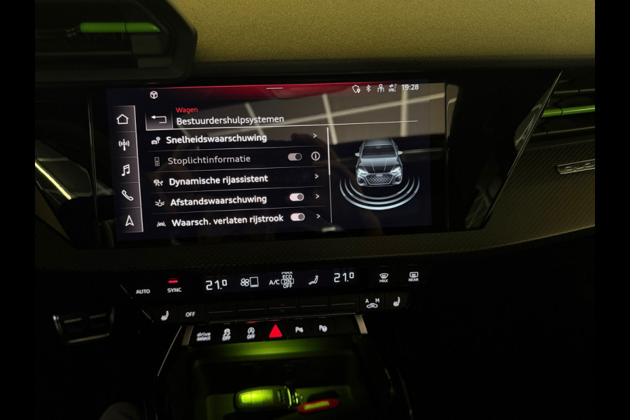 Audi 2.5 TFSI RS3 quattro 2.5 TFSI RS3 quattro HULK|KERAMISCH|PPF|PANO|Hud|B&O