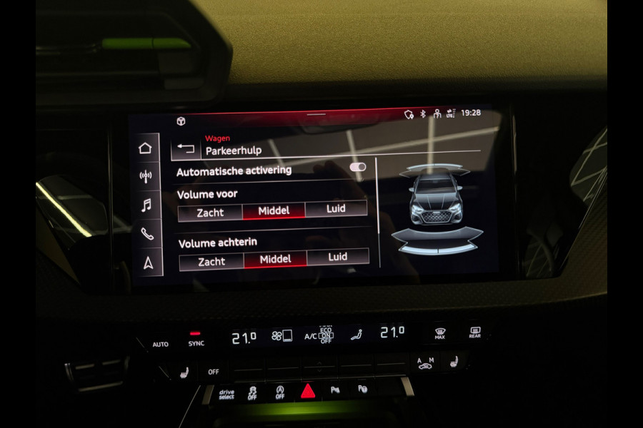 Audi 2.5 TFSI RS3 quattro 2.5 TFSI RS3 quattro HULK|KERAMISCH|PPF|PANO|Hud|B&O