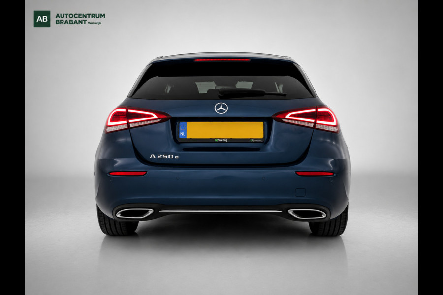 Mercedes-Benz A-Klasse 250e Business Solution AMG | 218PK | PANO | SFEERVERL | GROOT SCHERM | LEER | PERF ONDERHOUD | ETC