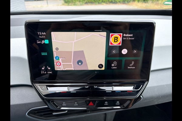 Volkswagen ID.3 First Plus 62kWh Trekhaak Panoramadak Ergo-Active Stoelen+Verwarmd Camera Adap.Cruise Navi-Pro Ecc Head-up display Matrix led Pdc Privacy Glas Isofix Lmv 18" SOH 76% Apple Carplay/Android Auto