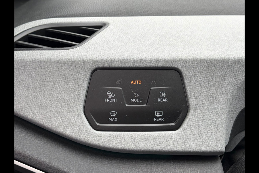 Volkswagen ID.3 First Plus 62kWh Trekhaak Panoramadak Ergo-Active Stoelen+Verwarmd Camera Adap.Cruise Navi-Pro Ecc Head-up display Matrix led Pdc Privacy Glas Isofix Lmv 18" SOH 76% Apple Carplay/Android Auto
