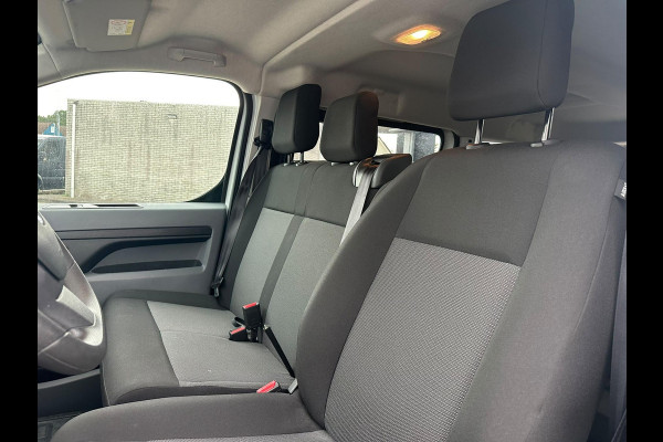 Opel Vivaro-e Combi L2H1 50 kWh 136 PK | Nieuw binnen, meer foto's volgen ! | 9-persoons | 9.585 KM! | Privacy glass