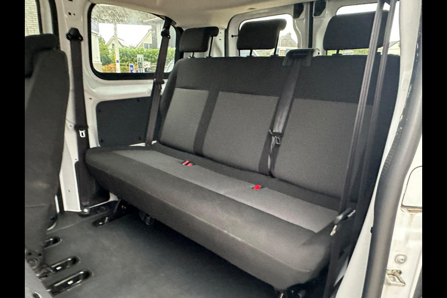 Opel Vivaro-e Combi L2H1 50 kWh 136 PK | Nieuw binnen, meer foto's volgen ! | 9-persoons | 9.585 KM! | Privacy glass