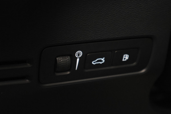 Volvo XC40 1.5 T4 Plug-in hybrid Core Bright SOH 99,6%, Camera, Apple Carplay, Lane Assist, Keyless, PDC
