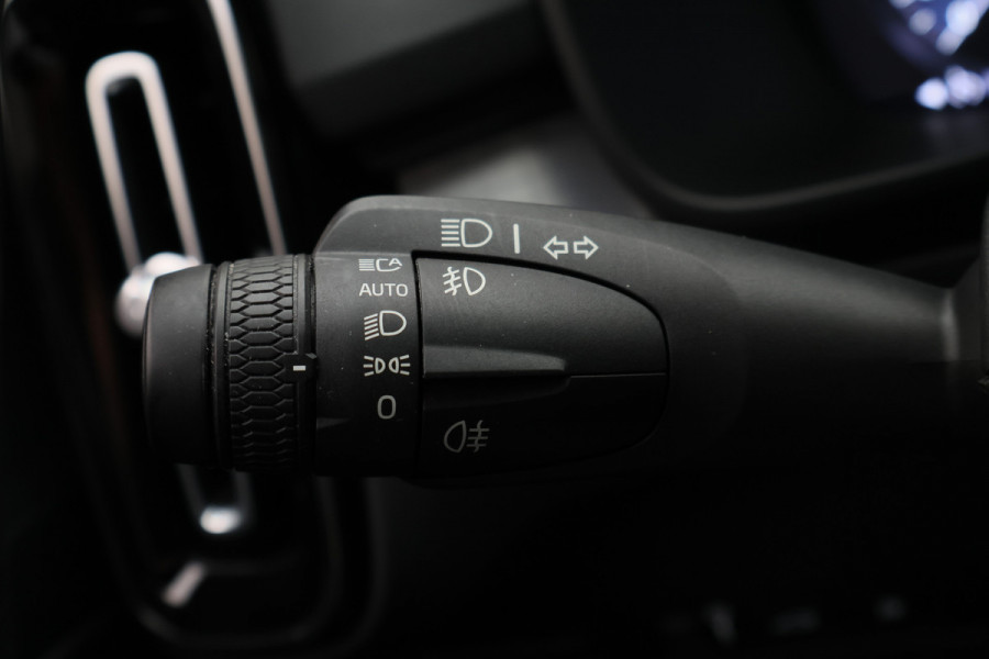 Volvo XC40 1.5 T4 Plug-in hybrid Core Bright SOH 99,6%, Camera, Apple Carplay, Lane Assist, Keyless, PDC