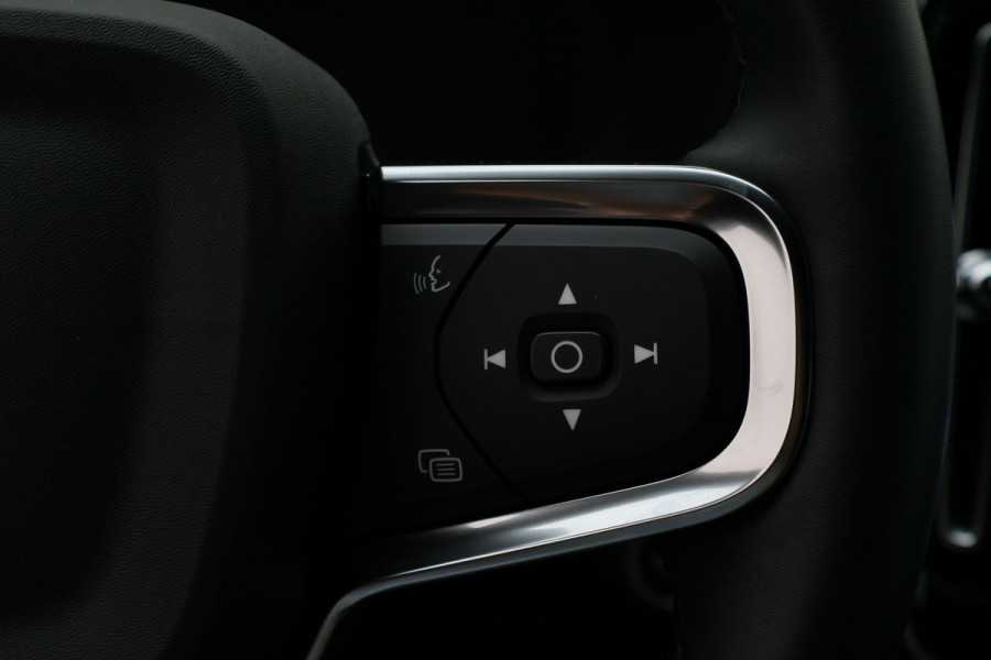 Volvo XC40 1.5 T4 Plug-in hybrid Core Bright SOH 99,6%, Camera, Apple Carplay, Lane Assist, Keyless, PDC