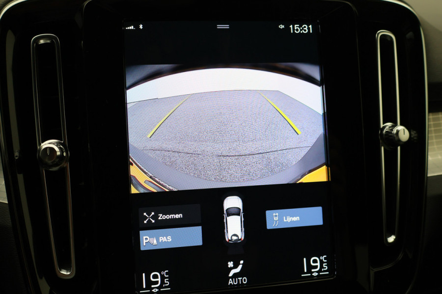 Volvo XC40 1.5 T4 Plug-in hybrid Core Bright SOH 99,6%, Camera, Apple Carplay, Lane Assist, Keyless, PDC