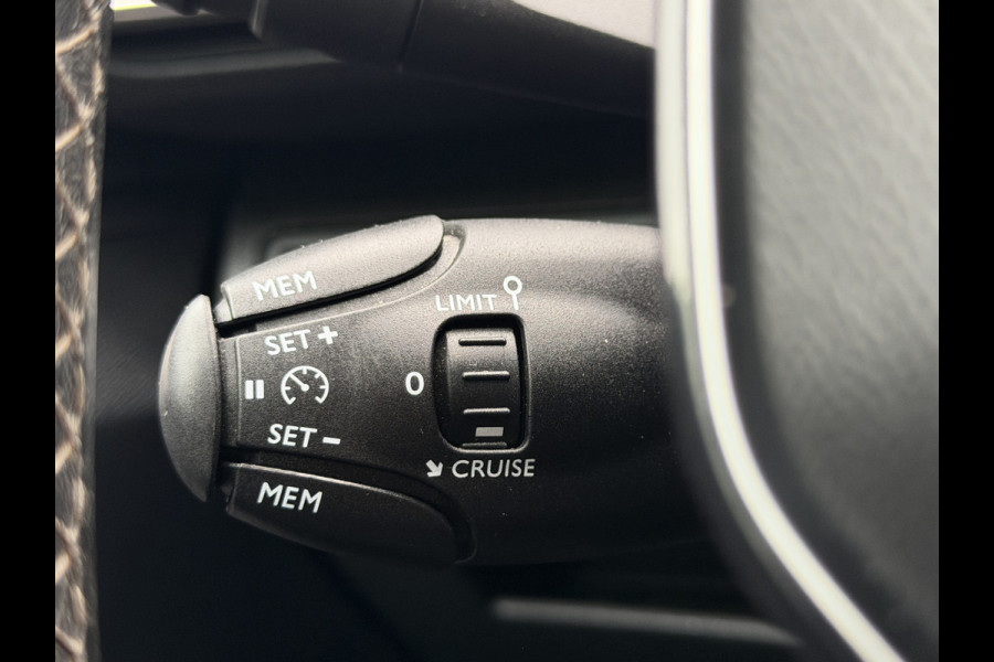 Peugeot 3008 BWJ 11-2019 | 1.2T 131PK BL Premium | LEER | CAMERA A | CLIMA | NAVI | CRUISE | CARPLAY | PDC 2X |