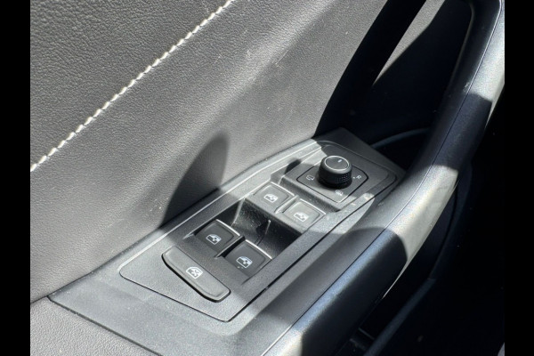 Volkswagen T-Roc TSI 115PK LIFE GOAL EDITION NAVI/CARPLAY/PDC