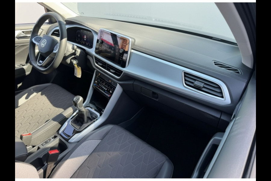 Volkswagen T-Roc TSI 115PK LIFE GOAL EDITION NAVI/CARPLAY/PDC