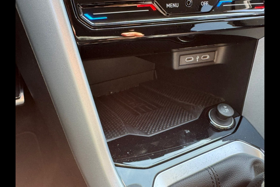 Volkswagen T-Roc TSI 115PK LIFE GOAL EDITION NAVI/CARPLAY/PDC