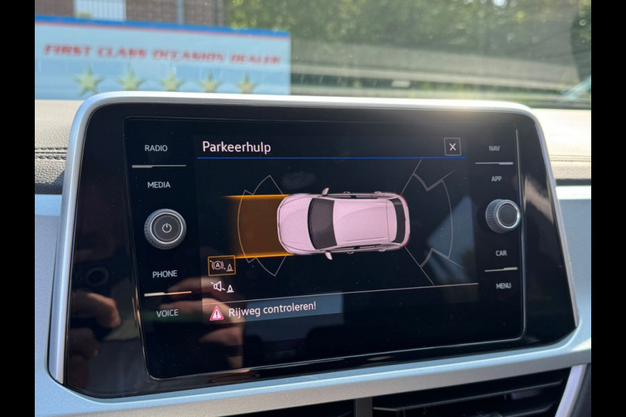 Volkswagen T-Roc TSI 115PK LIFE GOAL EDITION NAVI/CARPLAY/PDC