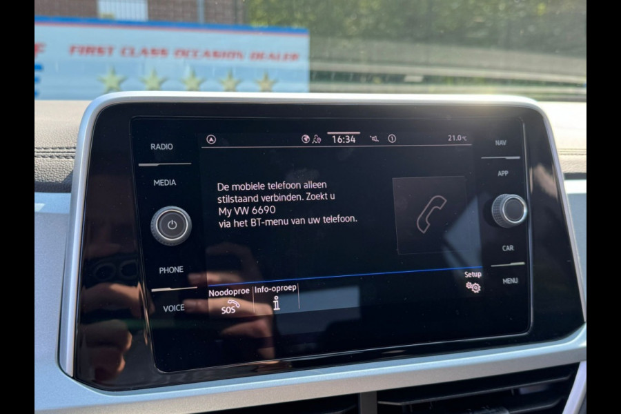 Volkswagen T-Roc TSI 115PK LIFE GOAL EDITION NAVI/CARPLAY/PDC