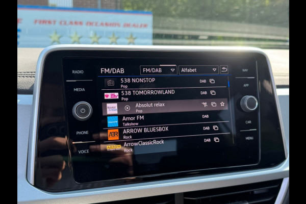 Volkswagen T-Roc TSI 115PK LIFE GOAL EDITION NAVI/CARPLAY/PDC