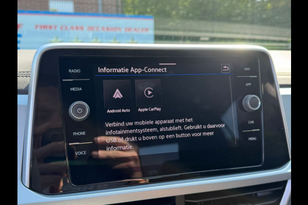 Volkswagen T-Roc TSI 115PK LIFE GOAL EDITION NAVI/CARPLAY/PDC