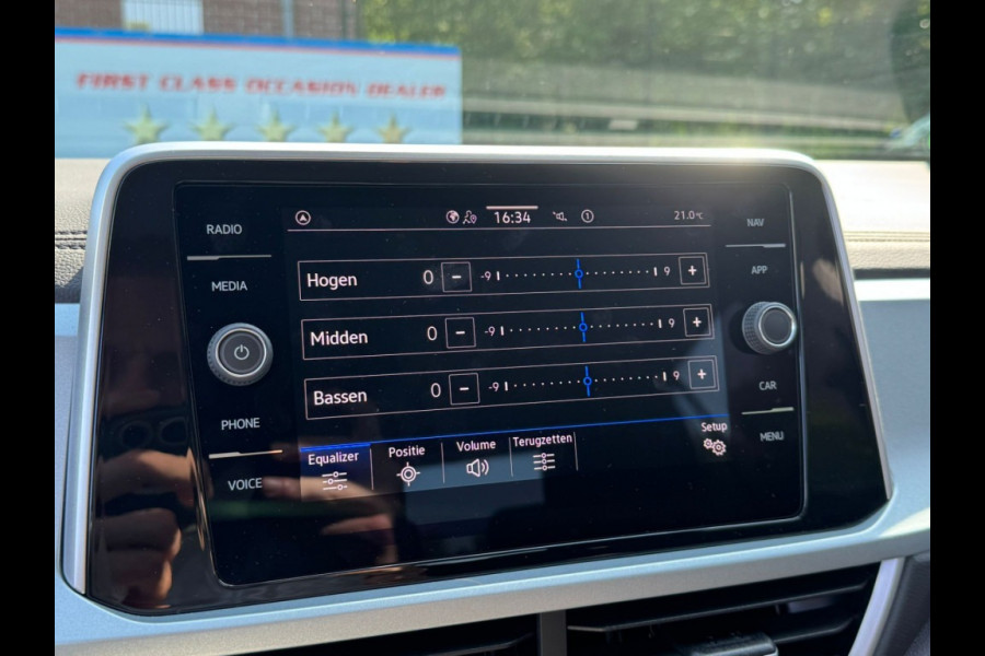 Volkswagen T-Roc TSI 115PK LIFE GOAL EDITION NAVI/CARPLAY/PDC