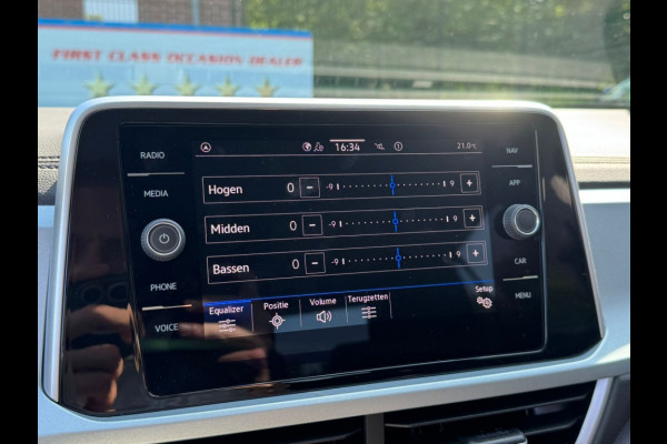 Volkswagen T-Roc TSI 115PK LIFE GOAL EDITION NAVI/CARPLAY/PDC