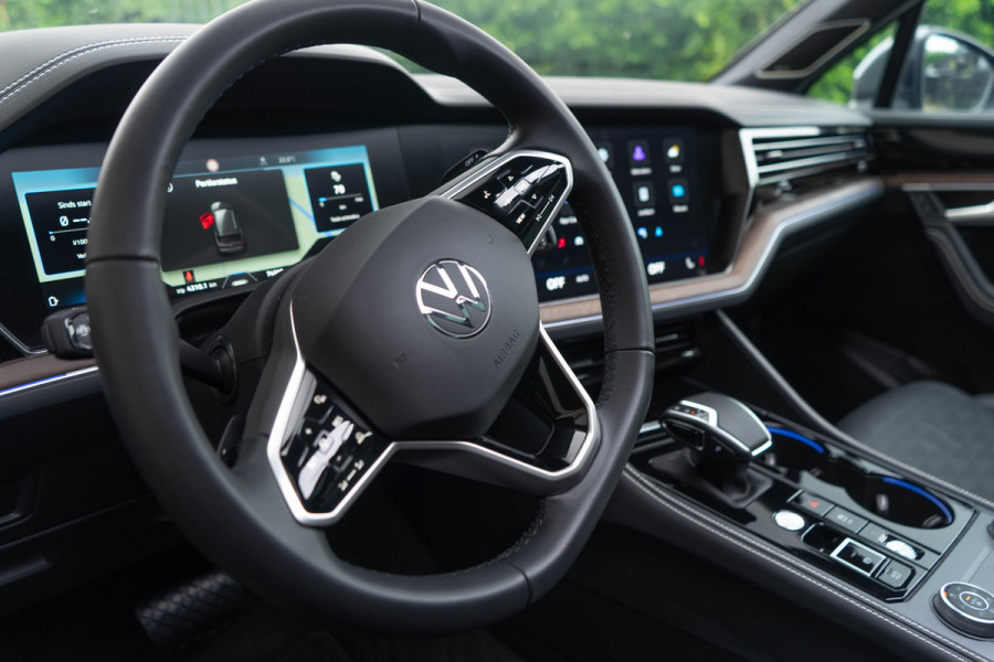 Volkswagen Touareg 3.0 TSI eHybrid 4MOTION / Panoramadak/ 22 Inch Velgen/ Ergo Comfort/ Dynaudio/ 280kW
