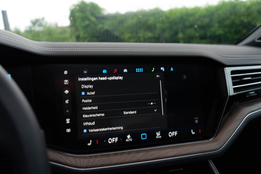 Volkswagen Touareg 3.0 TSI eHybrid 4MOTION / Panoramadak/ 22 Inch Velgen/ Ergo Comfort/ Dynaudio/ 280kW