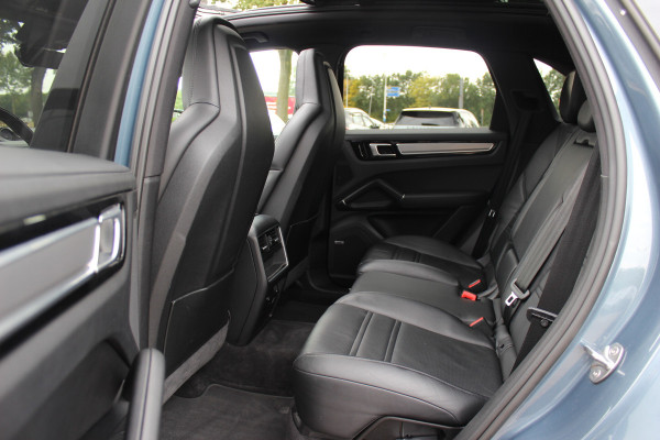 Porsche Cayenne 3.0 / Panoramadak / 360Camera / Achterasbesturing / Adaptieve Stoelen / Luchtvering / 21'' / Bose / Matrix LED / Sportchrono / Stoelventilatie+Verwarming / Stuurverwarmd / Dodehoek / DAB / Cruise