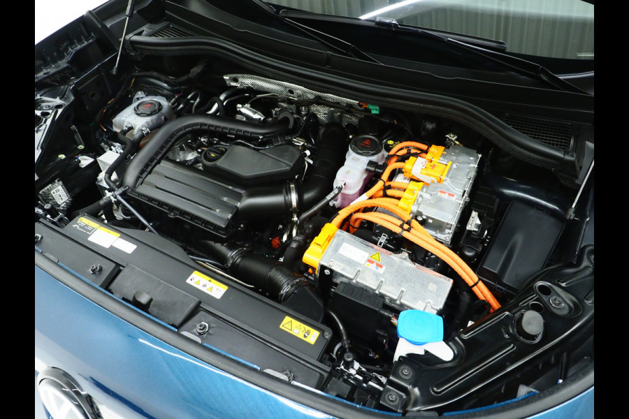 Volkswagen Tayron 1.5 eHybrid Elegance 204PK | Leder/Alcantara | Trekhaak | Massage | 360 | Sfeerlicht | Adaptive Cruise | Matrix