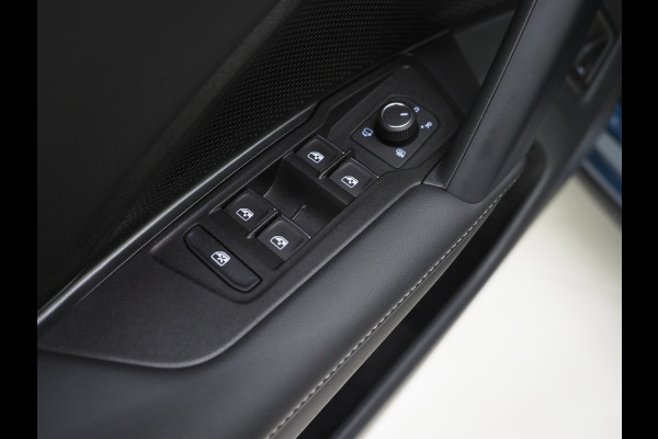 Volkswagen Tayron 1.5 eHybrid Elegance 272PK | Leder/Alcantara | Trekhaak | Massage | 360 | Sfeerlicht | Adaptive Cruise | Matrix