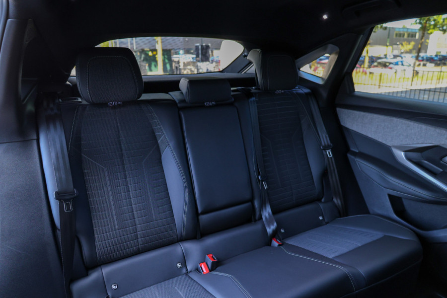 Peugeot 3008 1.2 Hybrid 145 GT | BTW | CARPLAY | 360 | STOEL&STUURVERWARMING | ACC |