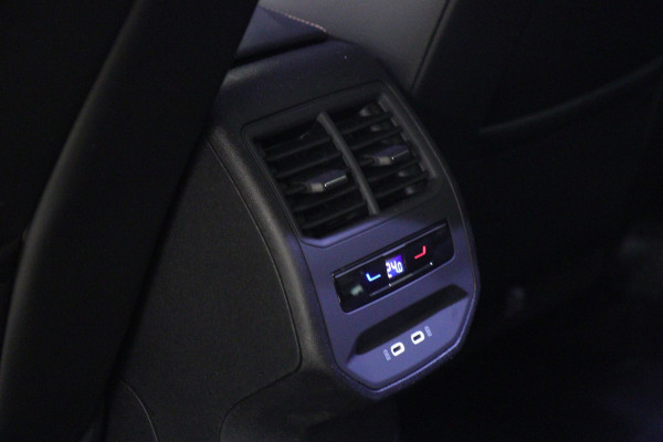 CUPRA Formentor 1.5 TSI Style PANO/CARPLAY/SFEERV/DODEHOEK/LANEASSIT/KEYLESS/VOL