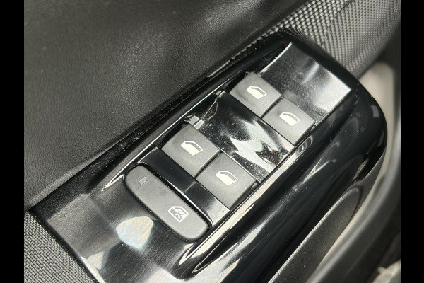 Citroën C3 1.2 PureTech S&S Shine D-riem vv in 02-2025 l 1e Eigenaar l Dealer Onderhouden l 110pk l Navi l Camera l Carplay l Clima l Cruise l Lm velgen l 6 Bak l Rijstrooksensor l Pdc l N.A.P l Apk tot 03-2027